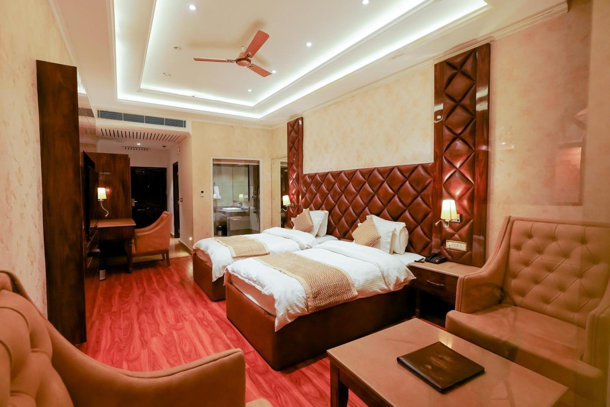 Grand Him Queen Ac Centralized Dharamshala Exterior foto
