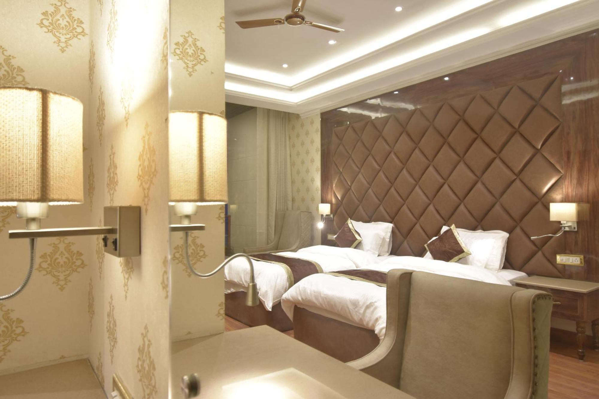 Grand Him Queen Ac Centralized Dharamshala Exterior foto