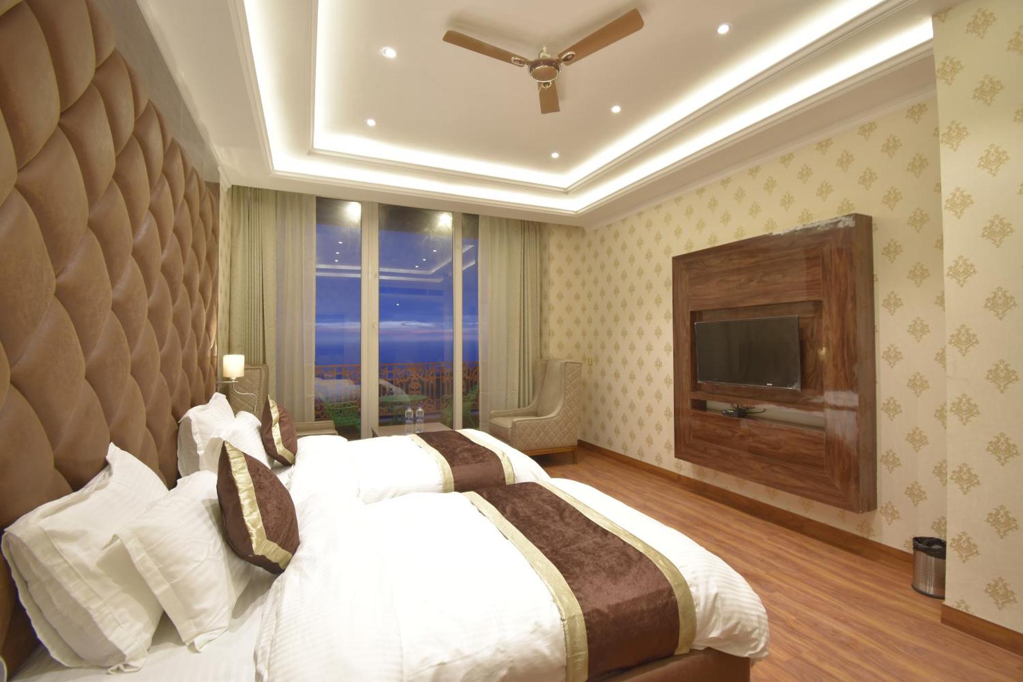 Grand Him Queen Ac Centralized Dharamshala Exterior foto